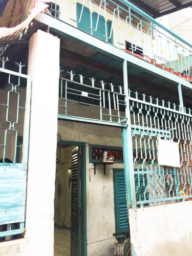 Mặt trước nhà hẻm Quận 4 Bán nhà hẻm thông đường 42, phường 4, Quận 4, sổ hồng, cách đường Khánh Hội 300m