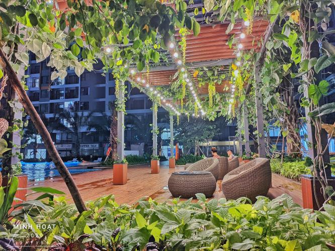 view hồ bơi vào tối căn hộ Safira Khang Điền Bán căn hộ tầng cao Safira Khang Điền, cửa hướng Đông Nam