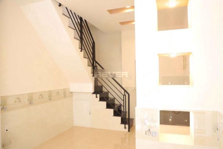 Cầu thang nhà Phú Mỹ, Bình Thạnh Nhà phố Bình Thạnh nội thất cơ bản còn mới, hướng Đông.