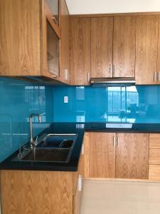 Phòng bếp Jamila Khang Điền, Quận 9 Căn hộ Jamila Khang Điền tầng trung, view thành phố náo nhiệt.