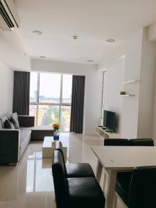 Phòng khách căn hộ Sunrise City Cho thuê căn hộ Sunrise City tầng thấp, diện tích 94.7m2 - 2 phòng ngủ