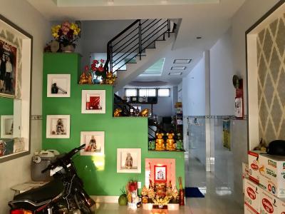 Phòng khách nhà phố Quận 7 Bán nhà 3 tầng phường Phú Mỹ, Quận 7, cách cầu Phú Xuân 500m