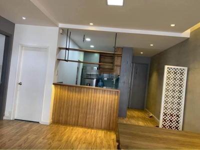 Phòng khách căn hộ Happy City Căn hộ chung cư Happy City cửa hướng Đông, view nội khu mát mẻ.