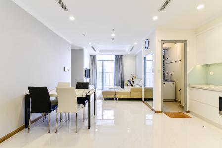 Căn hộ Vinhomes Central Park 2 phòng ngủ tầng cao L2 view sông