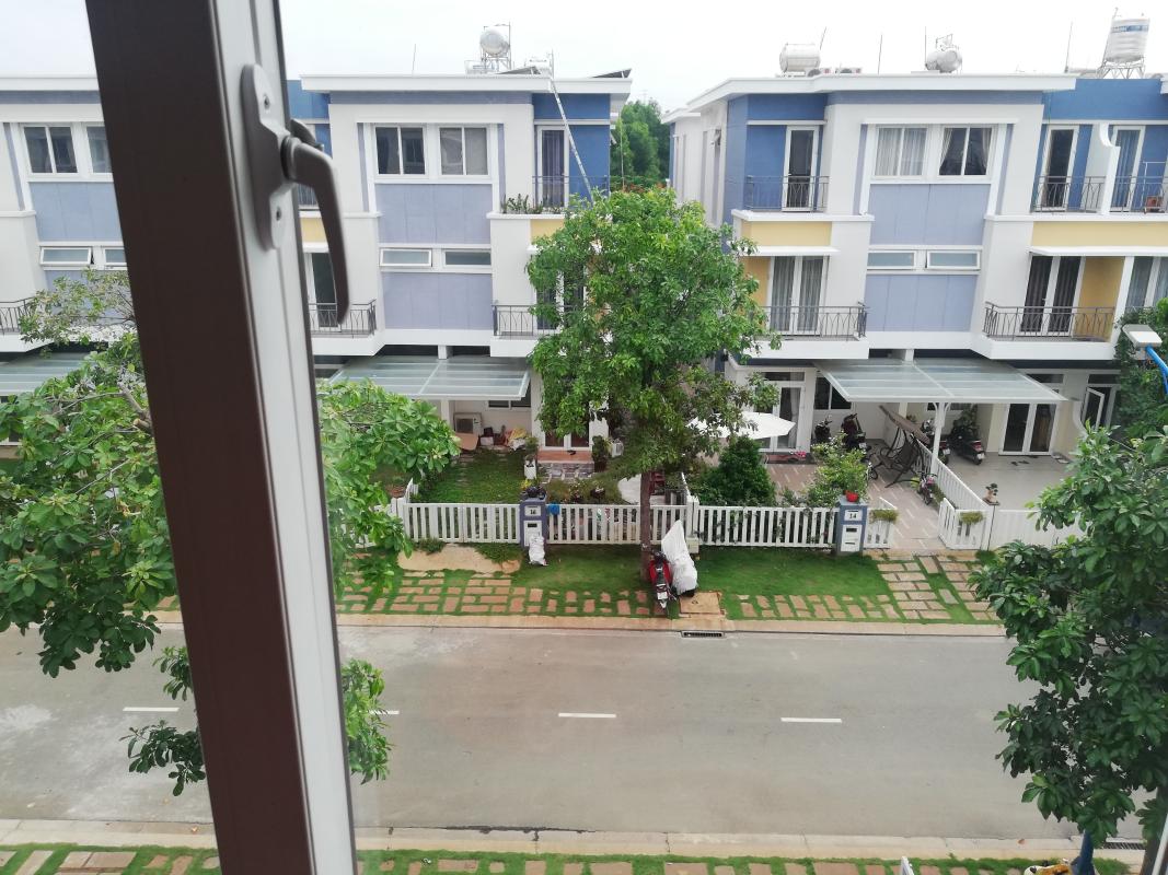 16 Bán nhà KDC Rosita Garden, Quận 9, kết cấu 3 tầng, hướng Đông Bắc