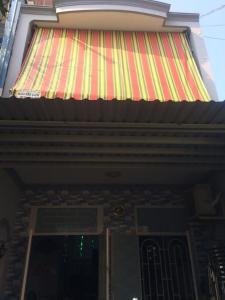 Bán nhà phố 3 tầng hẻm đường Tôn Đản, phường 8, quận 4, diện tích đất 38.2m2, diện tích sử dụng 62.4m2, không có nội thất.