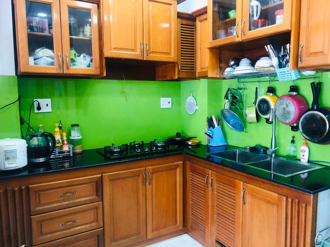 Phòng bếp nhà Hoàng Hoa Thám, Bình Thạnh Nhà Hoàng Hoa Thám Bình Thạnh, nội thất gỗ, sân thượng thoáng mát.