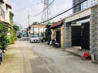 Hẻm trước nhà phố Thủ Đức Nhà phố quận Thủ Đức 80m2, đầy đủ nội thất, hẻm xe hơi.