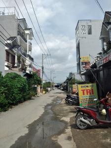 Nhà phố Nguyễn Duy Trinh quận 9 Nhà phố 1 trệt 1 lầu kế chợ Long Trường, hẻm đường Nguyễn Duy Trinh