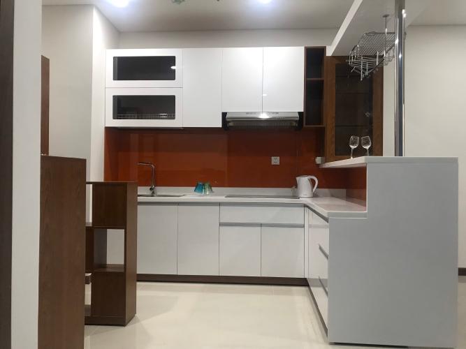 Phòng bếp Hado Centrosa Garden, Quận 10 Căn hộ Hado Centrosa Garden hướng Đông Nam, đón view hồ bơi.