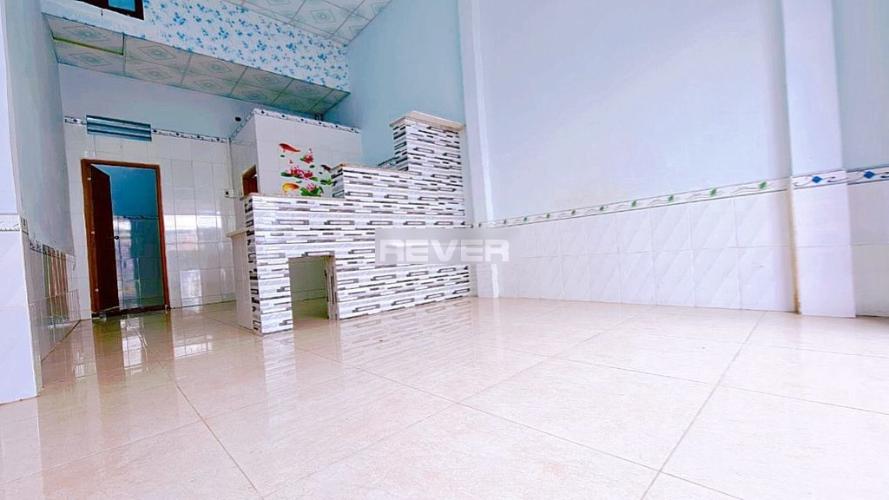 Bên trong nhà phố Tân Chánh Hiệp 33, Quận 12 Nhà phố hướng Tây, hẻm xe hơi vào tận nơi, sổ hồng riêng.