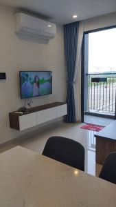 Phòng khách Vinhomes Grand Park Quận 9 Căn hộ Vinhomes Grand Park tầng trung cùng hướng trường học.