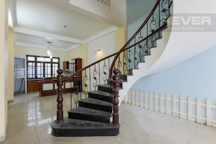 Cầu Thang Biệt thự 4 phòng ngủ đường Lý Phục Man Quận 7