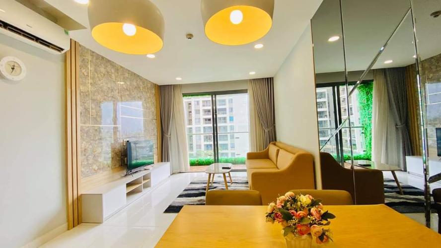 Phòng khách căn hộ Bán căn hộ The Gold View thuộc tầng trung, diện tích 81m2 