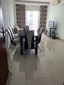 Phòng khách Carillon Apartment, Tân Bình Căn hộ Carillon Apartment tầng trung đầy đủ nội thất tiện nghi.