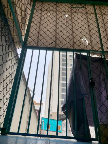 Nhà phố Quận 4 Cho thuê nhà hẻm 333 Bến Vân Đồn, Quận 4, hướng Nam, cách chung cư The Gold View 100m