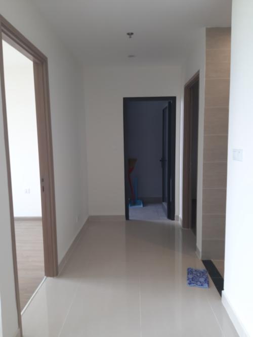 Hành lang Vinhomes Grand Park Quận 9 Căn hộ Vinhomes Grand Park tầng cao, ban công hướng Tây Bắc.