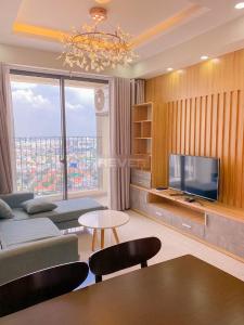 Phòng khách căn hộ Masteri An Phú, Quận 2 Căn hộ tầng cao Masteri An Phú đầy đủ nội thất, view thành phố.
