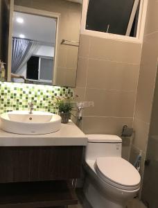 Căn hộ Dragon Hill 2, Nhà Bè Căn hộ Dragon Hill 2 tầng trung, ban công hướng Đông Nam.