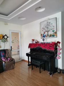 Không gian chung cư Bưu Điện Quận 10 Căn hộ chung cư Bưu điện trung tâm quận 10, ban công cây xanh.