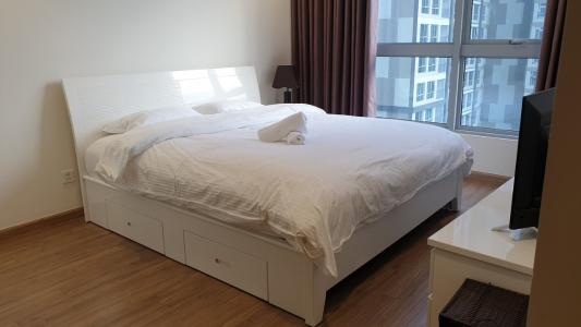 Phòng ngủ căn hộ VINHOMES CENTRAL PARK Cho thuê căn hộ Vinhomes Central Park 2PN, tầng cao, đầy đủ nội thất, view hồ bơi và đường Nguyễn Hữu Cảnh