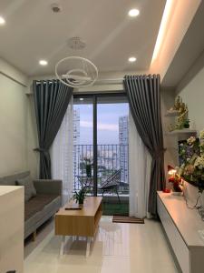 Phòng khách căn hộ Masteri An Phú Cho thuê căn hộ Masteri An Phú 2PN, diện tích 69.6m2, tầng cao, đầy đủ nội thất