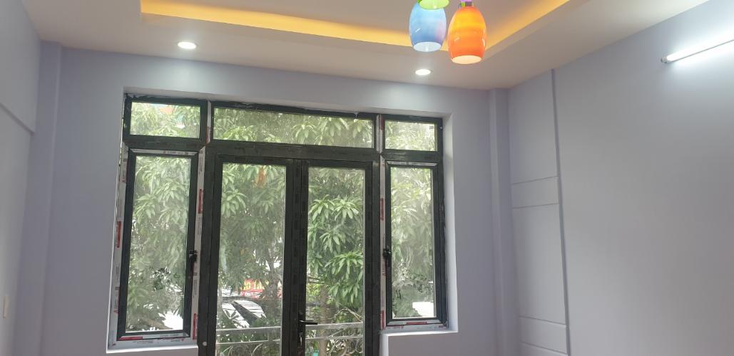 Không gian nhà phố Tân Bình Nhà phố mặt tiền hướng Tây Bắc gần trạm Metro tuyến số 2.