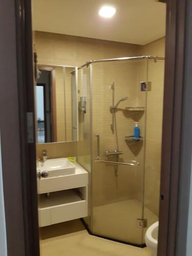Toilet căn hộ VINHOMES CENTRAL PARK Cho thuê căn hộ Vinhomes Central Park 2PN, diện tích 89m2, đầy đủ nội thất, view hồ bơi