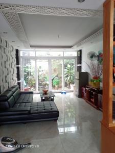 Phòng khách tầng trên nhà phố Quận 7 Bán nhà 3 tầng KDC Tân Thuận Nam, Quận 7, sổ hồng, nội thất cơ bản