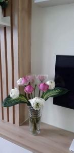 Phòng khách căn hộ Topaz Home, Quận 12 Căn hộ Topaz Home ban công hướng Đông, nội thất đầy đủ tiện nghi.