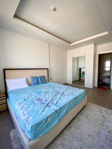Phòng ngủ Kingston Residence, Phú Nhuận Căn hộ tầng trung Kingston Residence ban công hướng Tây.