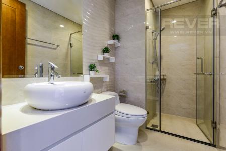 Phòng tắm 2 Cho thuê căn hộ Vinhomes Central Park tầng cao, 2PN, đầy đủ nội thất, có thể dọn vào ở ngay