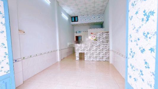 Bên trong nhà phố Tân Chánh Hiệp 33, Quận 12 Nhà phố hướng Tây, hẻm xe hơi vào tận nơi, sổ hồng riêng.