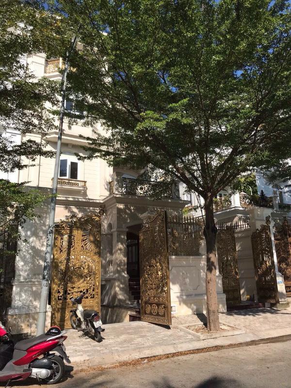 446738c558f2beace7e3 Bán biệt thự Cityland Quận 7, 7PN 5WC, 4 lầu, diện tích 251m2, hoàn thiện mặt ngoài, view công viên, có tầng hầm