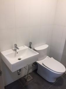 Toilet officetel The Sun Avenue Cho thuê officetel The Sun Avenue tầng thấp, block 1, diện tích 40m2, 1 phòng ngủ