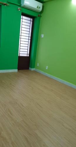 chung cư Khánh hội 1 Bán chung cư Khánh Hội 1, với nội thất cơ bản, sàn lót full gỗ.