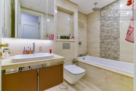 Toilet căn hộ Vinhomes Golden River Bán hoặc cho thuê Vinhomes Golden River 2PN, tháp The Aqua 1, đầy đủ nội thất, view sông và nội khu