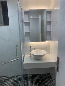 phòng tắm căn hộ Saigon South Residence Cho thuê căn hộ tầng cao Saigon South Residence nội thất đầy đủ.