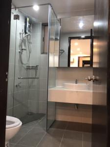 Phòng tắm Happy Residence Căn hộ Happy Residence tầng trung, đầy đủ nội thất.