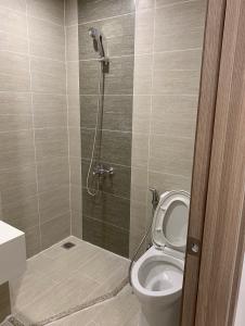 Toilet Vinhomes Grand Park Quận 9 Căn hộ tầng trung thoáng mát Vinhomes Grand Park view nội khu.