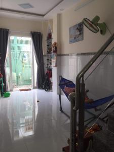 Bán nhà 2 tầng hẻm Đoàn Văn Bơ, Quận 4, không nội thất, hướng Tây Nam