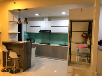 phòng bếp căn hộ sunrise city Căn hộ Sunrise City tầng cao, hướng Đông Nam, đầy đủ nội thất.