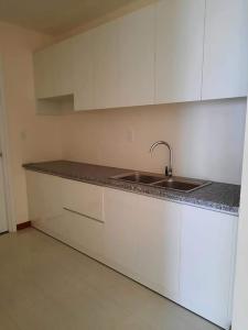 phòng bếp căn hộ diamond riverside Căn hộ Diamond Riverside tầng cao, view thoáng mát.