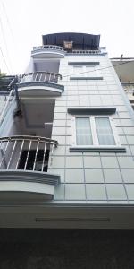 Bán nhà phố đường Hoàng Diệu lộ giới 10m, dân cư sầm uất.