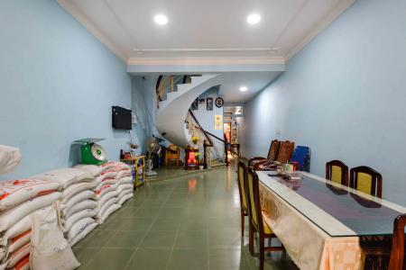 Cho thuê nhà đường Quốc Hương, 2 lầu 4PN 3WC, hướng Đông Bắc, đầy đủ nội thất