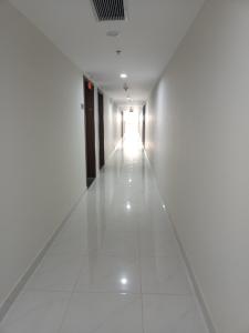 Hành lang chung cư Green River, Quận 8 Căn hộ Green River hướng ban công Đông Nam, view nội khu.