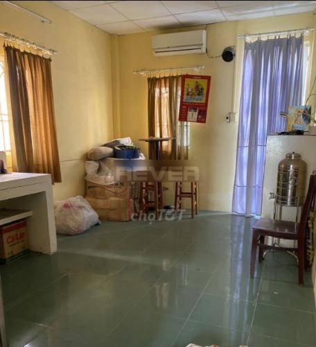 Phòng nhà phố Trần Văn Đang, Quận 3 Nhà phố gần Ga Sài Gòn, nội thất cơ bản, sân thượng rộng.