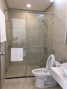 Phòng tắm Vinhomes Central Park Căn hộ Vinhomes Central Park đầy đủ nội thất, tầng trung.