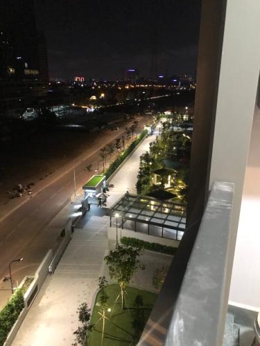 View căn hộ Saigon South Residence Cho thuê căn hộ view thành phố Saigon South Residence tầng thấp, diện tích 74m2, nội thất cơ bản.