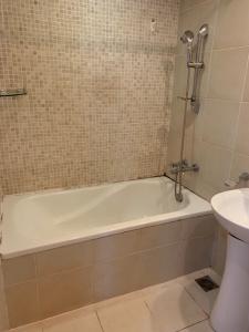 Phòng tắm , Căn hộ The Manor , Quận Bình Thạnh Căn Hộ The Manor tầng 12 đầy đủ tiện nghi, view nội khu thoáng mát.